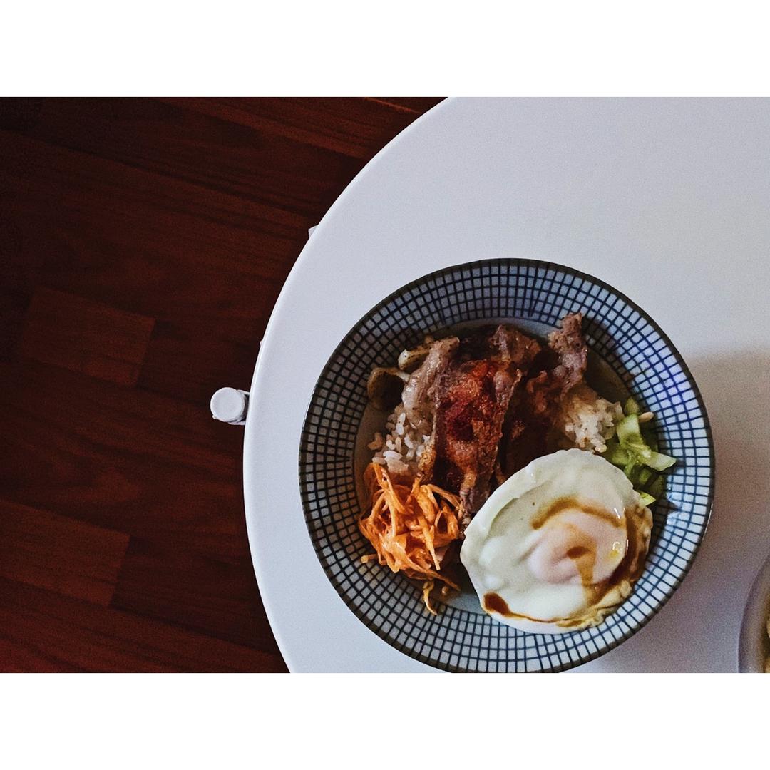 忙里偷闲吃饭饭