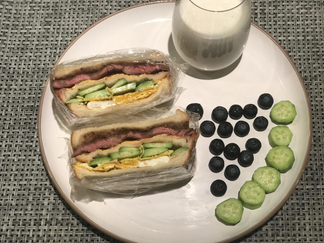 牛排芝士三明治