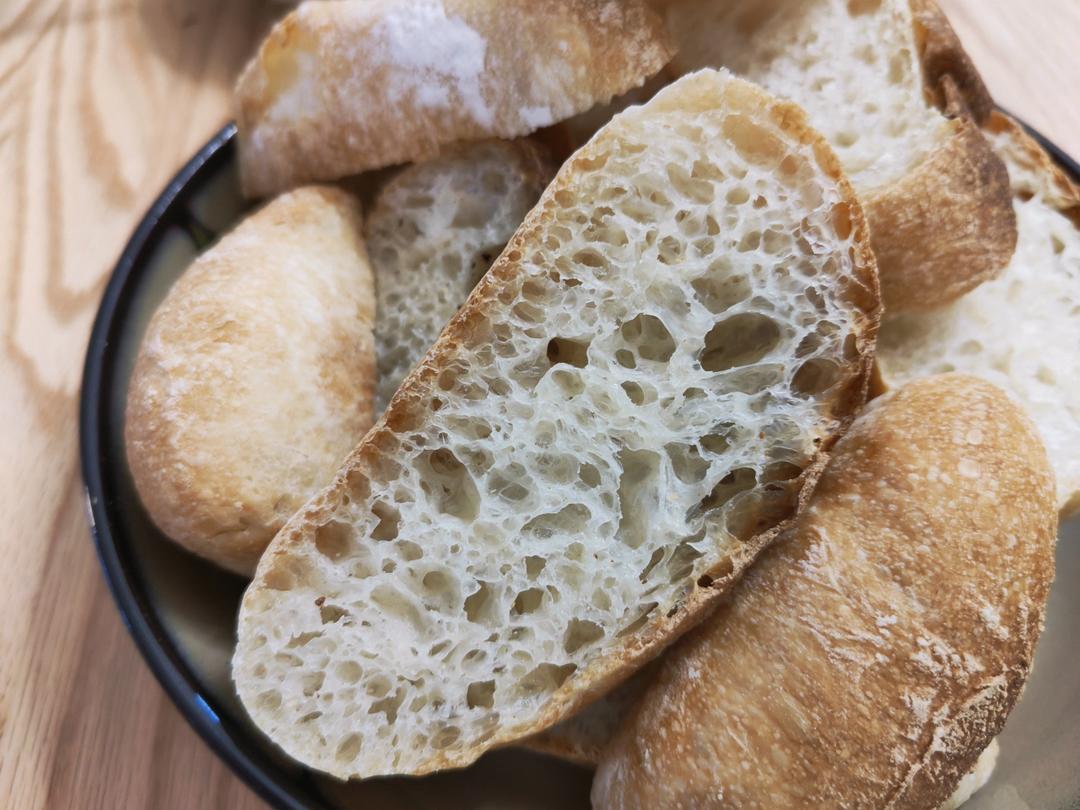 恰巴塔面包  Ciabatta