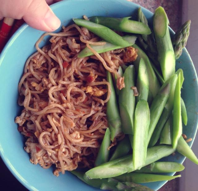 自制炒面（鸡蛋、芦笋）