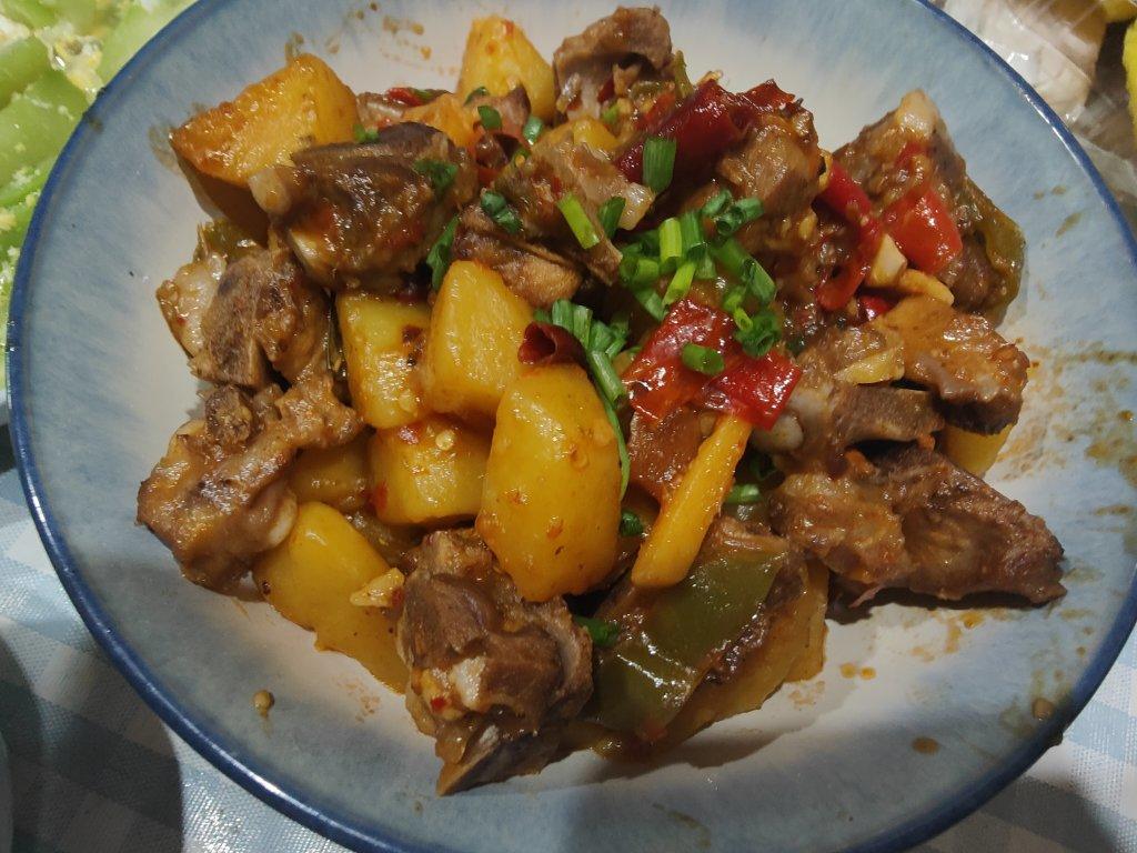 土豆烧排骨