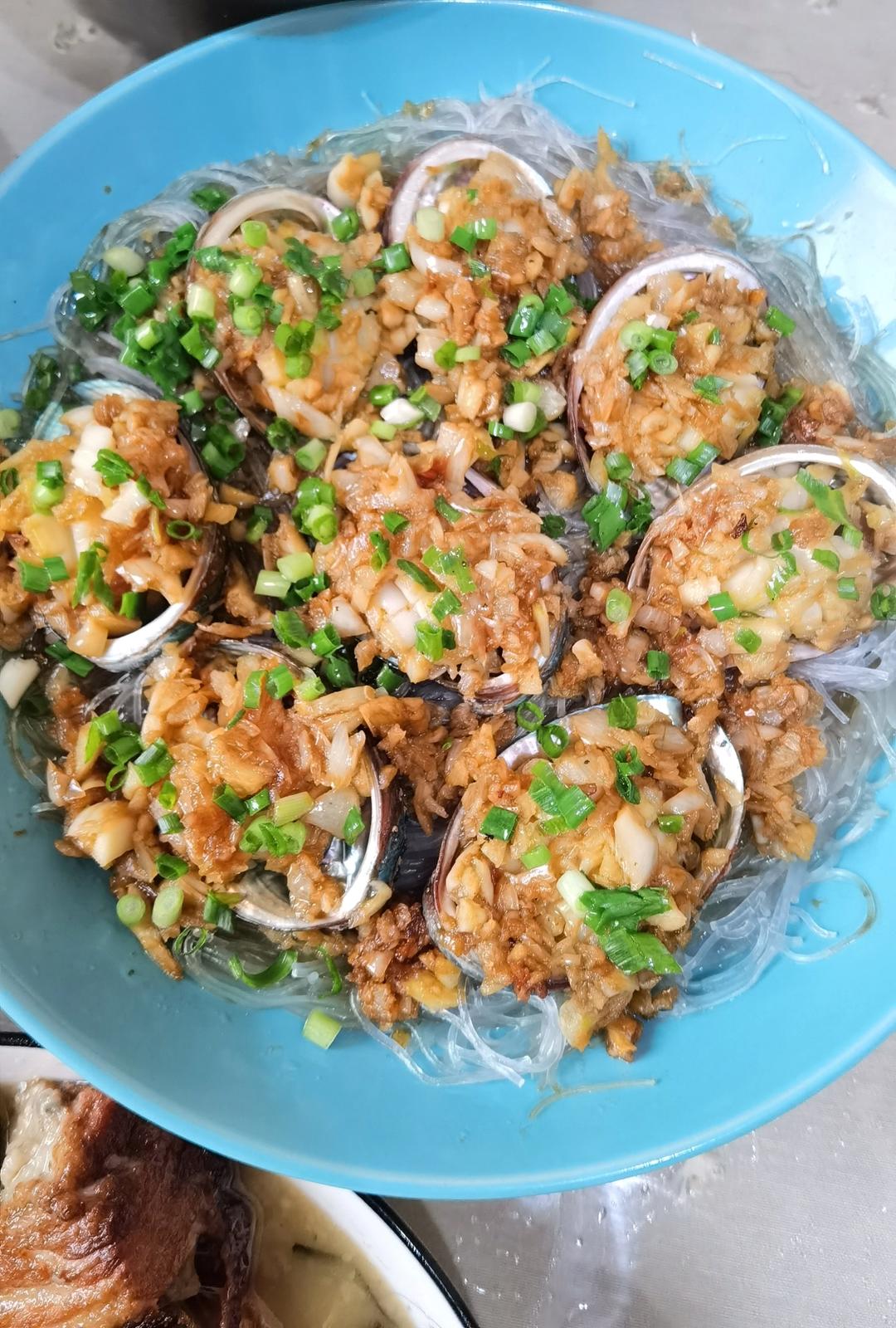 蒜蓉粉丝蒸鲍鱼