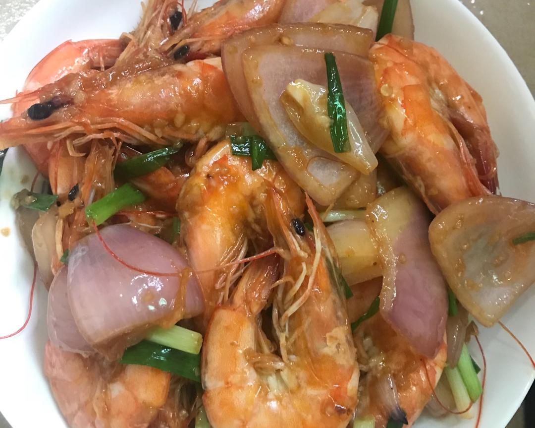 洋葱炒虾的做法
