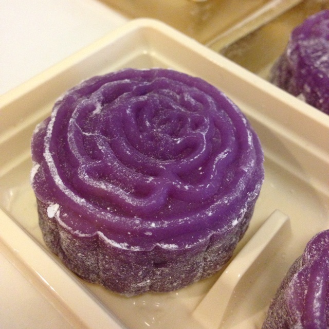 五彩馅冰皮月饼