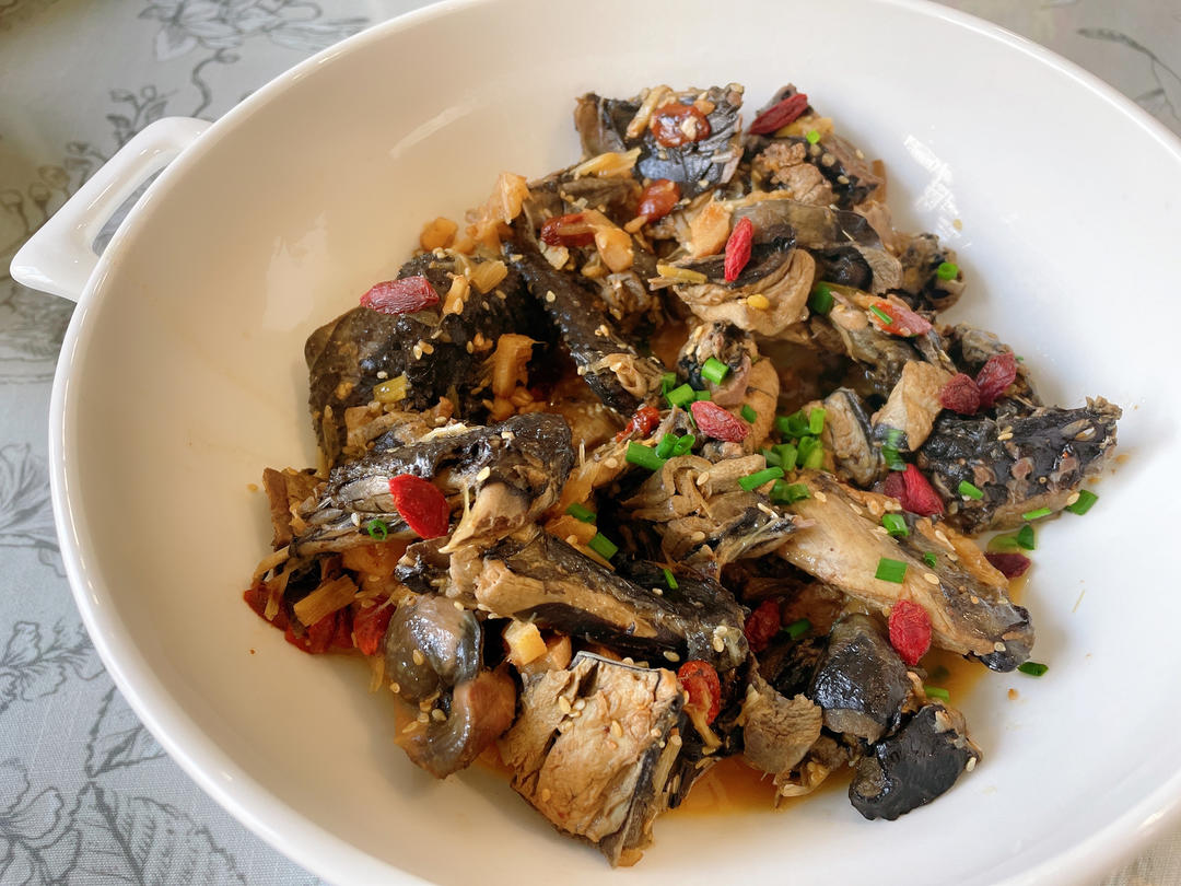 香飘千里之外的姜爆乌鸡，又名麻油鸡，月子鸡