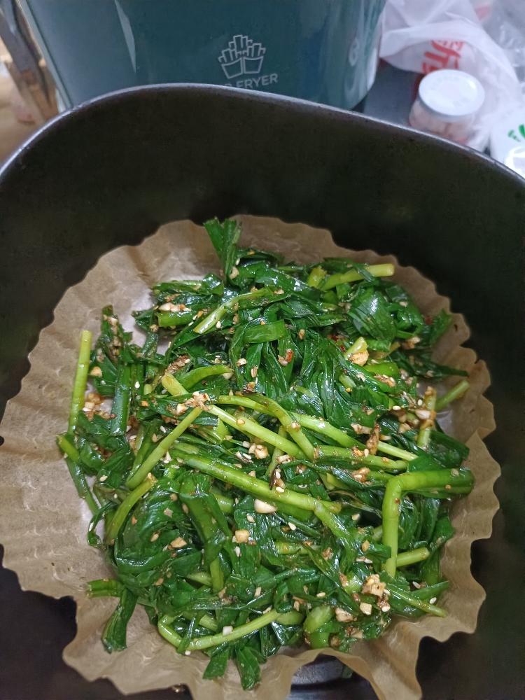 简单的空气炸锅烤韭菜