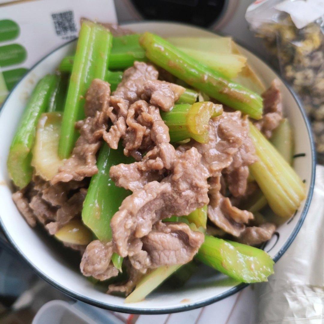 西芹炒牛肉
