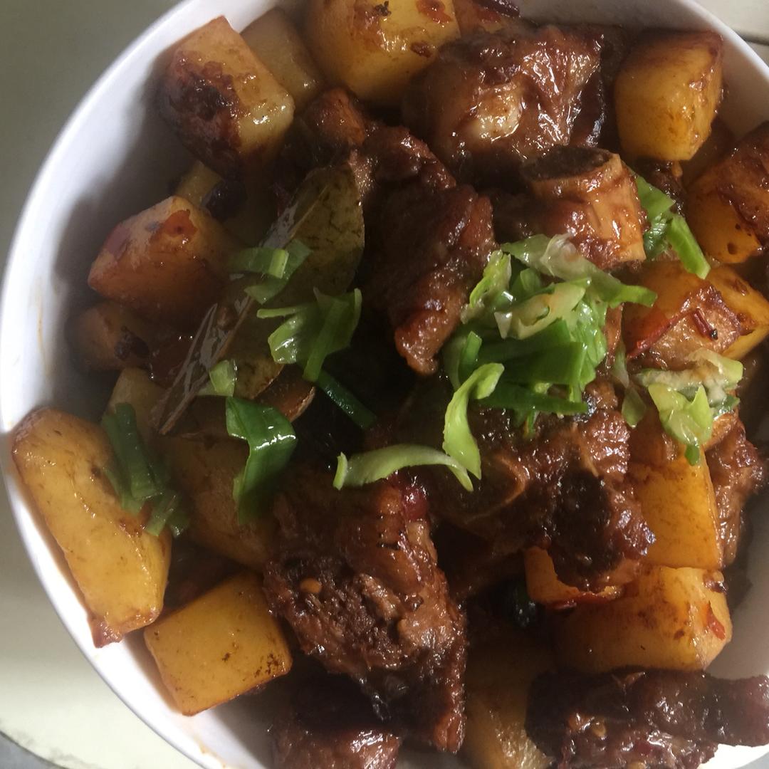 土豆烧排骨