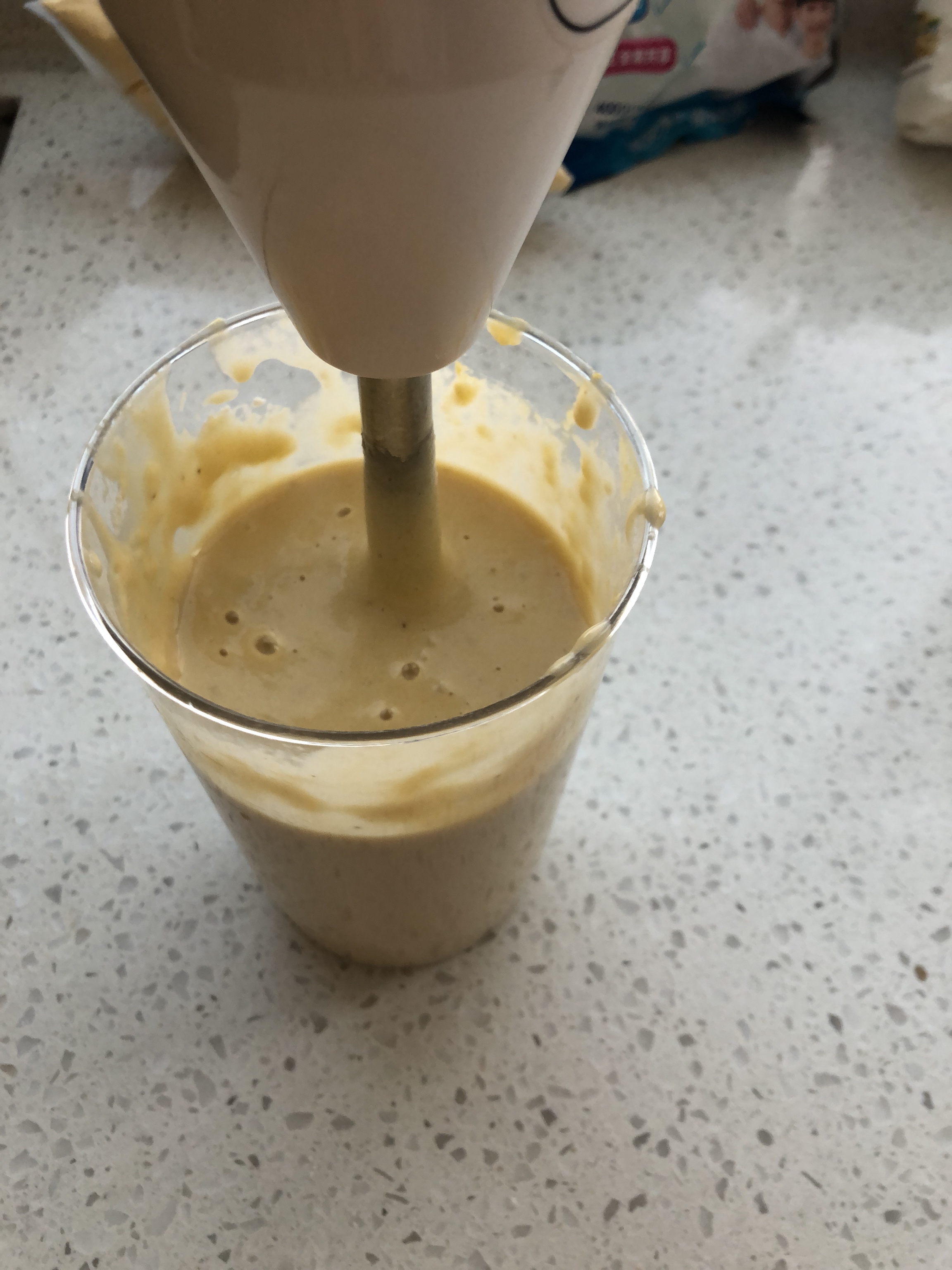 减肥菜谱-无糖无油香蕉牛奶玉米面松饼🥞的做法 步骤2