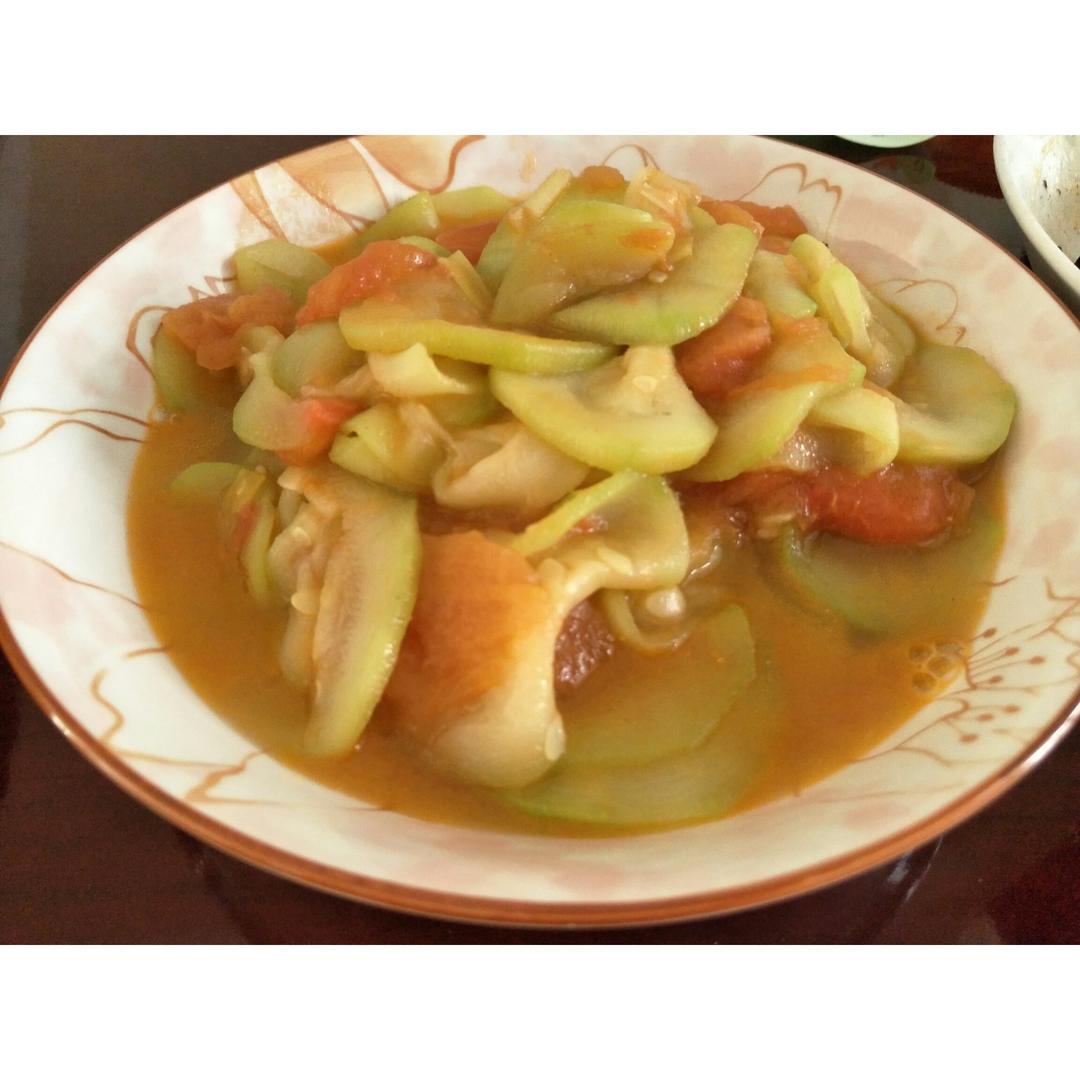 西红柿炒西葫芦