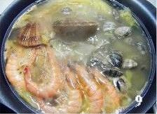 白菜浓汤海鲜煲的做法 步骤9