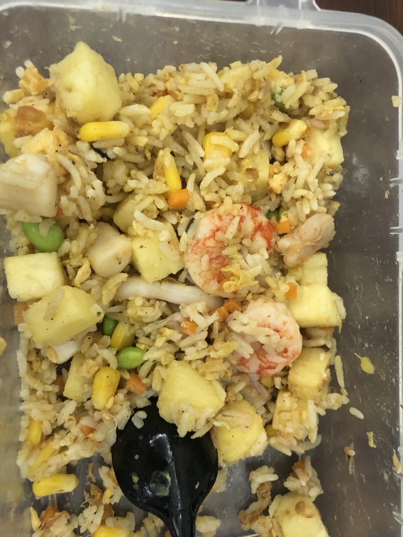 🍍菠萝蛋炒饭（加咖喱）
