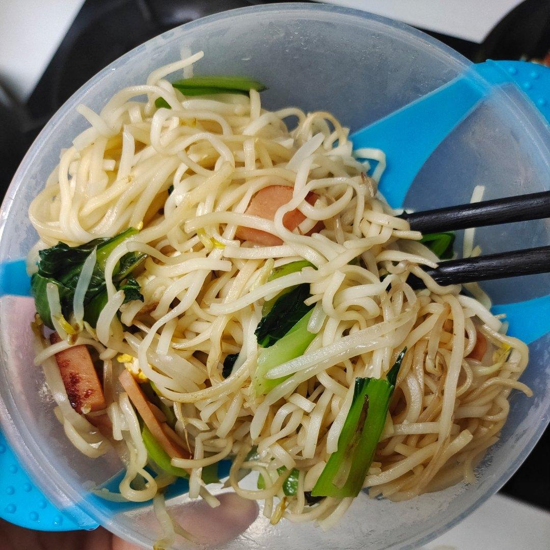 【宝宝辅食】鸡蛋午餐肉炒面