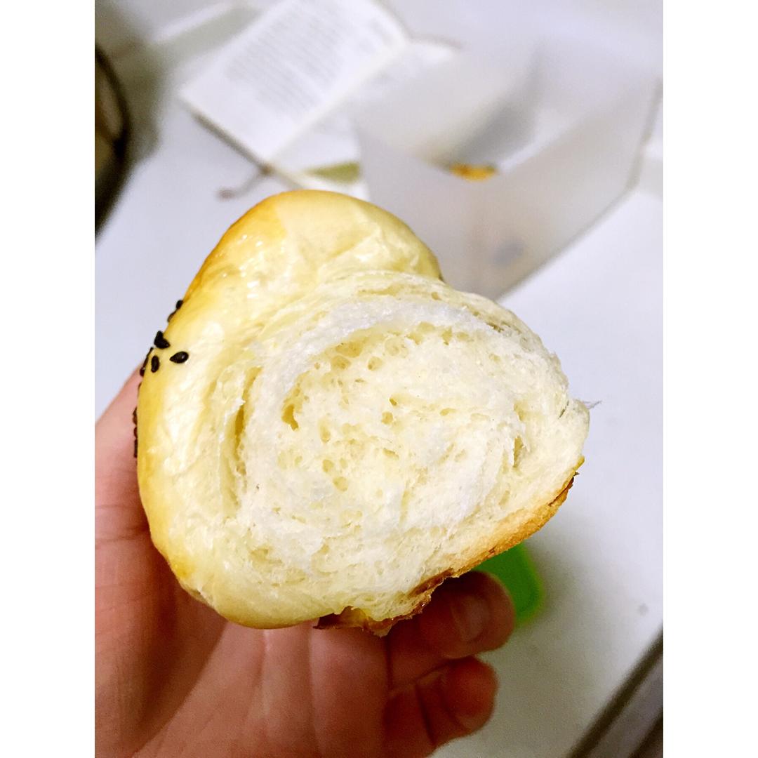 黄油面包卷