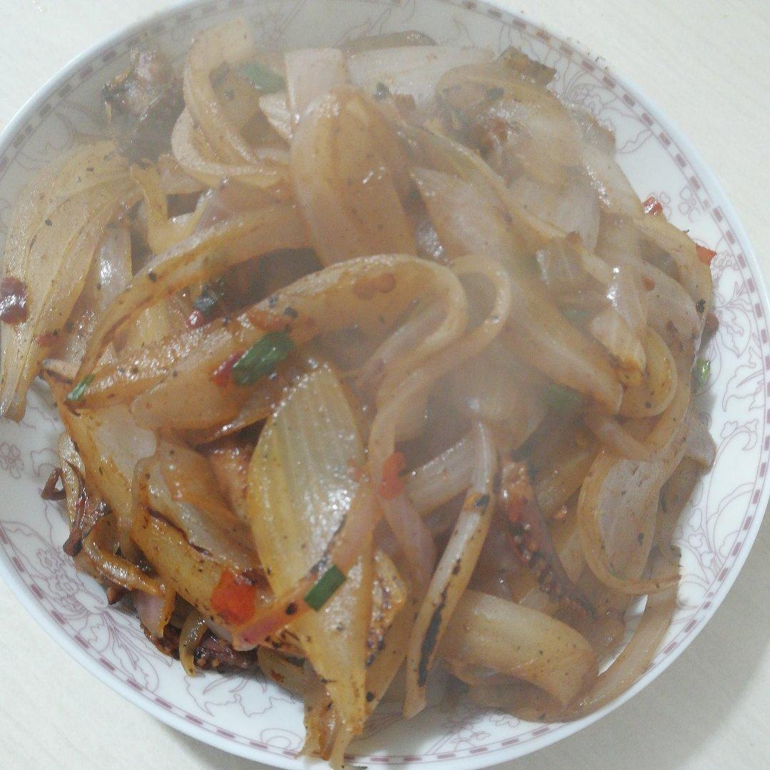 鱿鱼炒洋葱