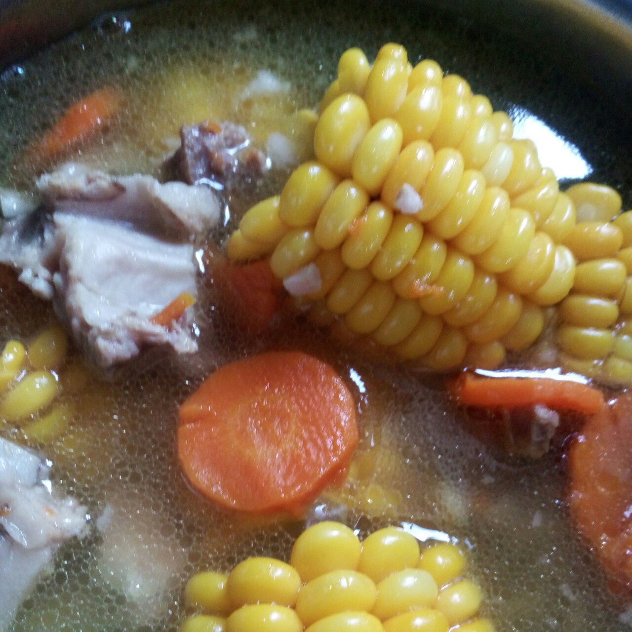 排骨玉米胡萝卜汤
