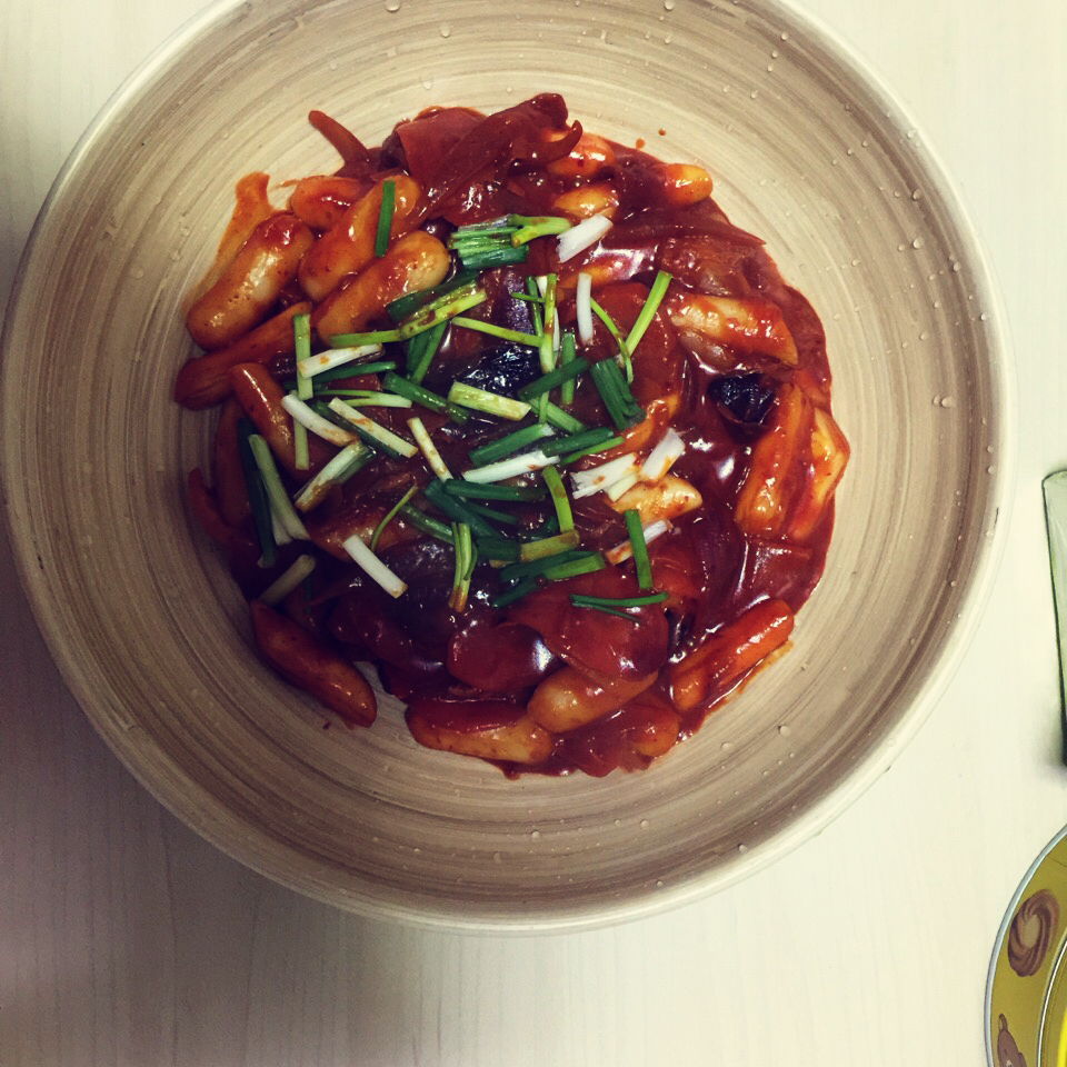 小肚子爱炒菜做的韩式辣炒年糕(or网红芝士套路之芝心年糕)