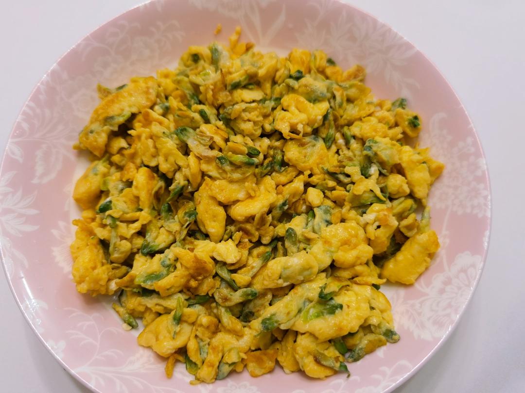 美味树上菜，槐花炒鸡蛋。附两种槐花保存方法。