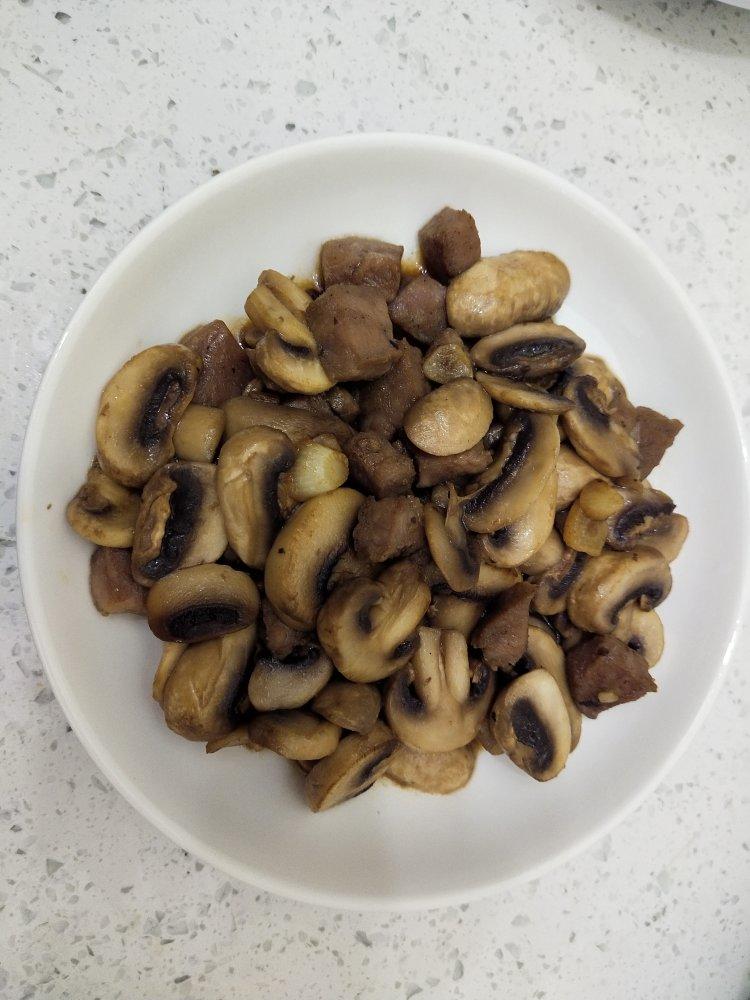 蒜香口菇牛肉粒