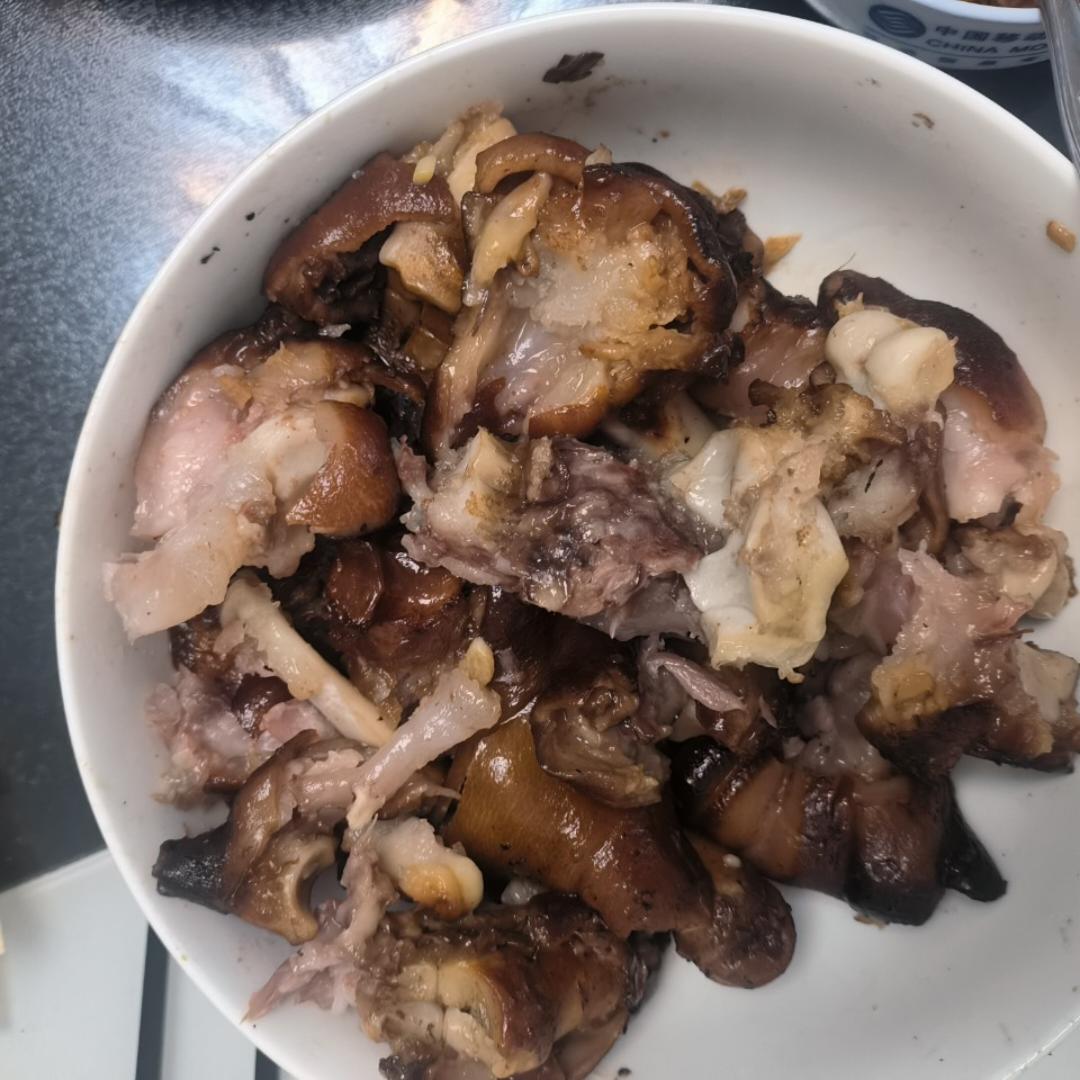 美味的家常菜：红烧猪蹄