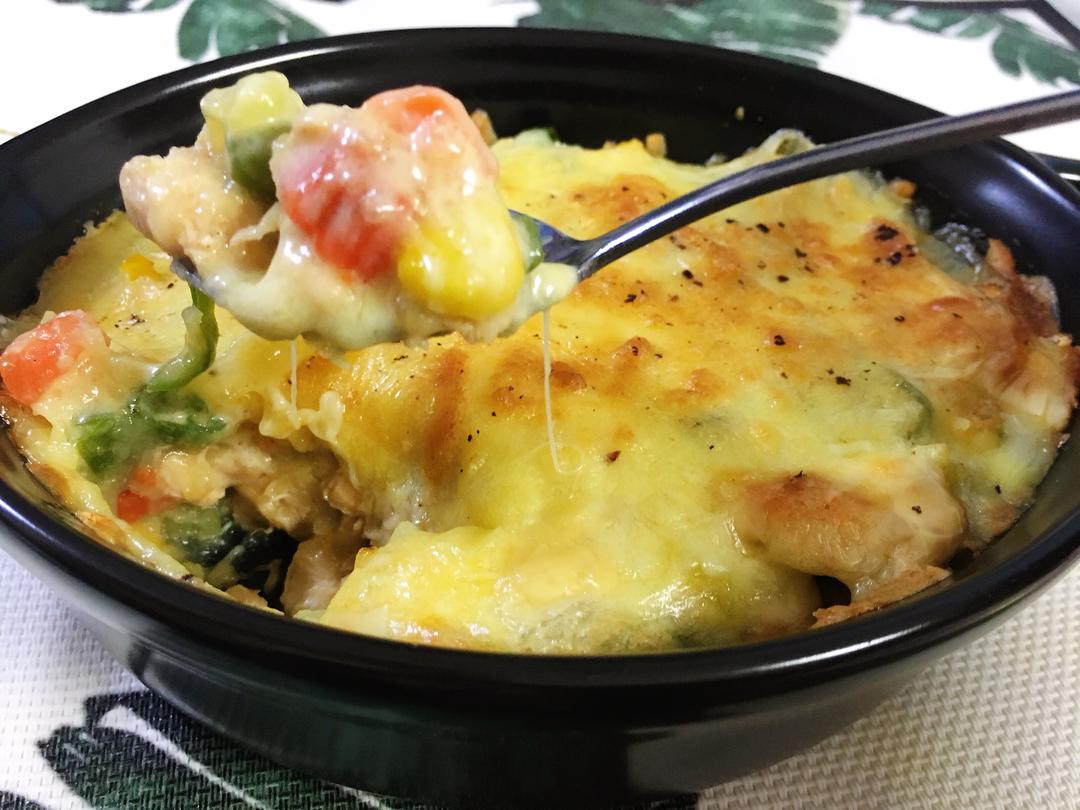 芝士焗杂蔬鸡肉丁土豆泥
