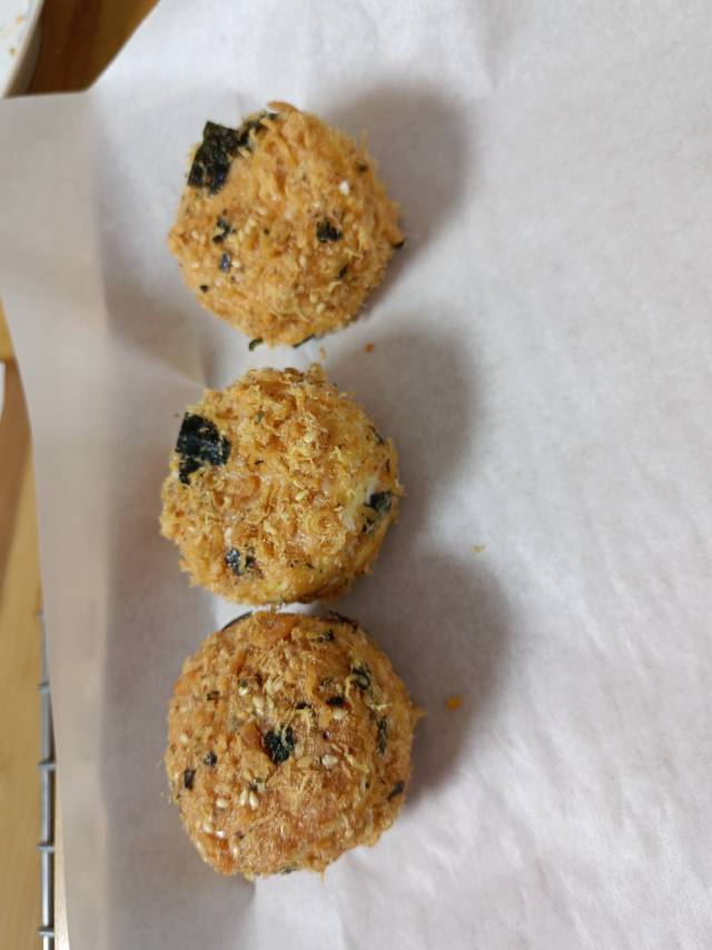 美味海苔肉松小贝