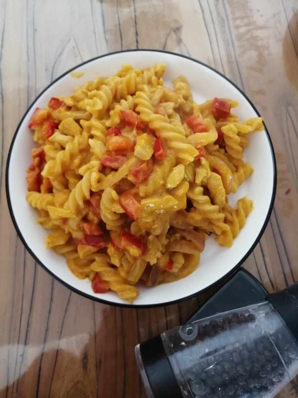 浓情南瓜汁鸡肉意大利面