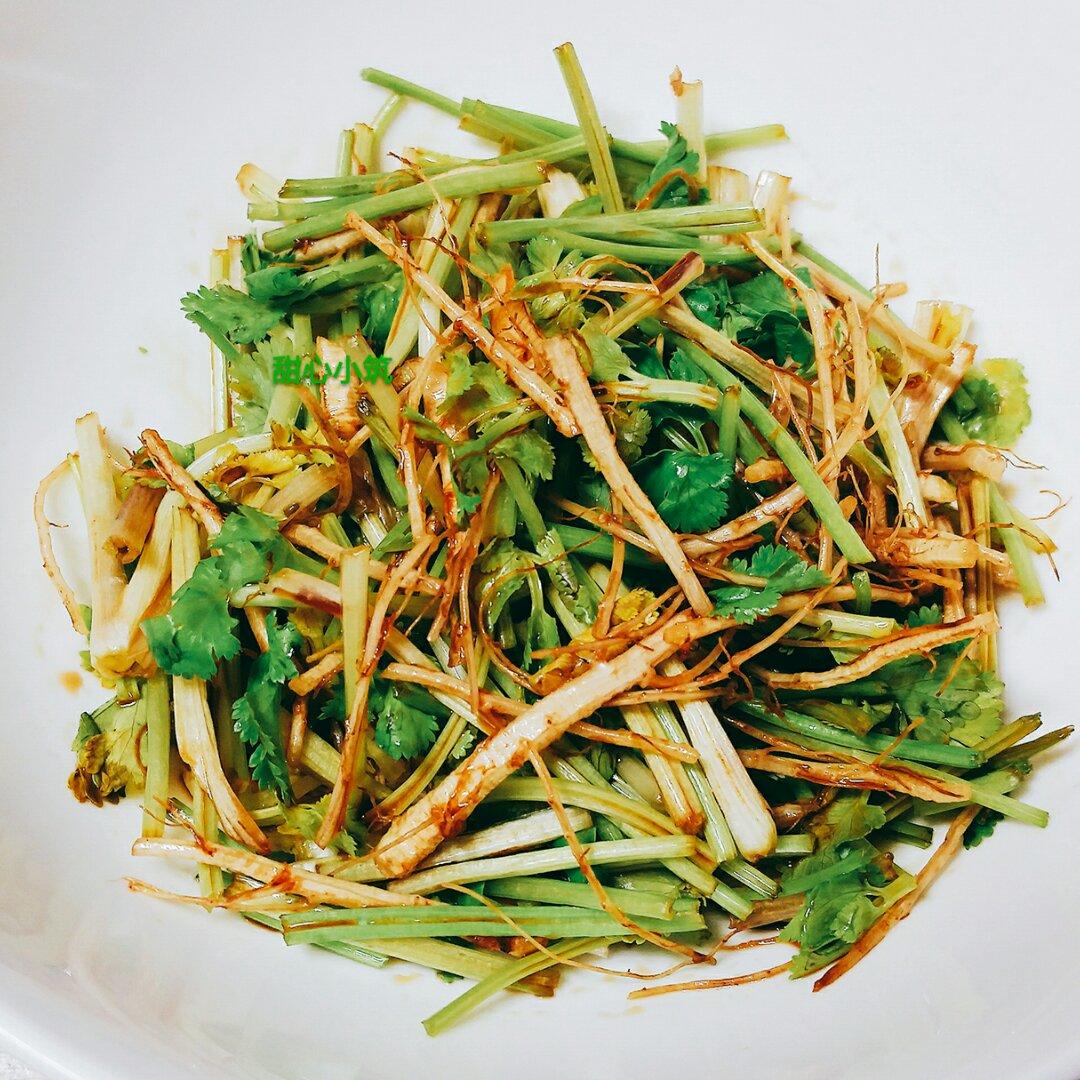 小筑_做过拌香菜根#午餐612017年3月1日##妈妈做的午餐#凉拌香菜根