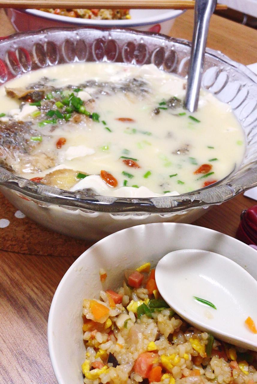 鲫鱼豆腐汤