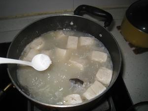 三文鱼头豆腐汤的做法 步骤7