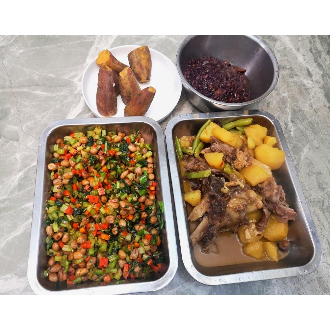 凉拌西芹胡萝卜花生米