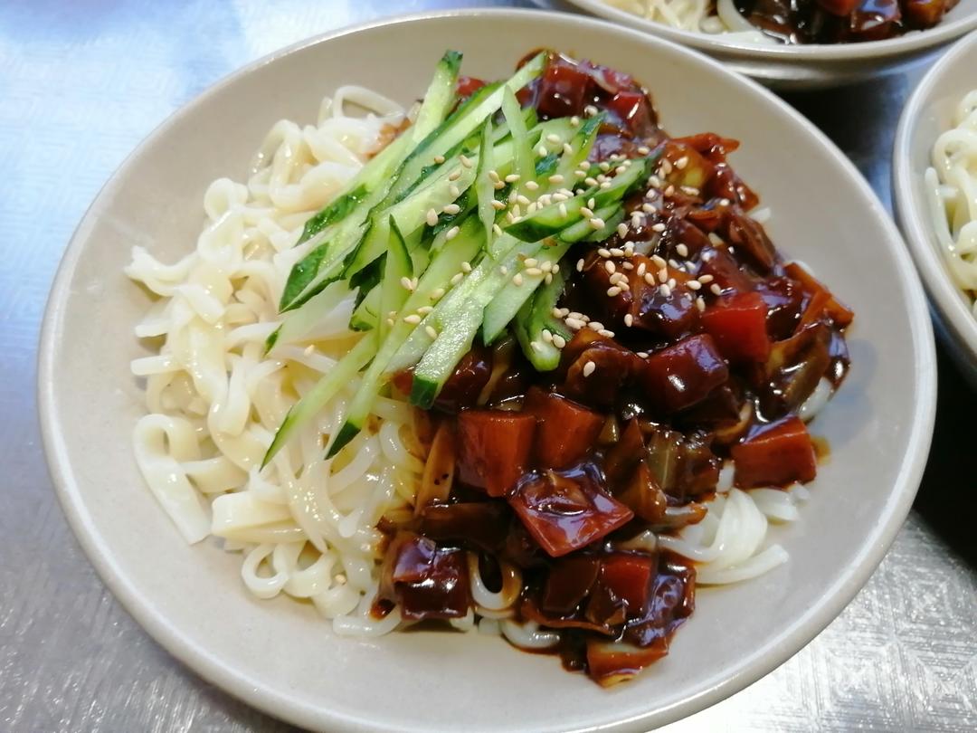 【素】韩国炸酱面的做法