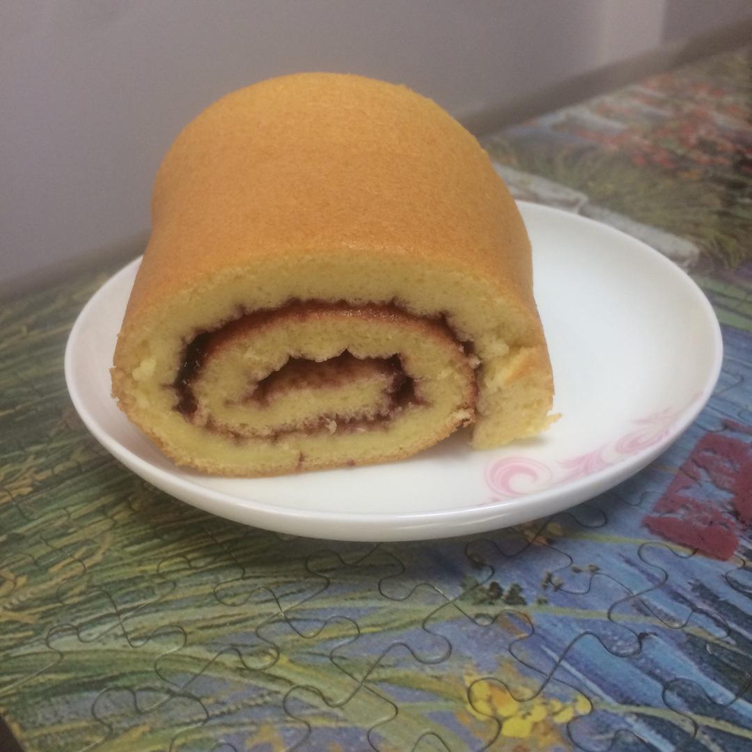 草莓酱蛋糕卷