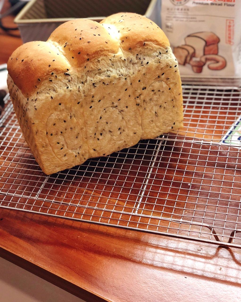 黑芝麻吐司