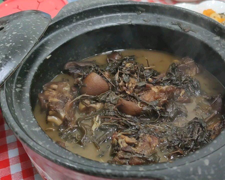 清热解火的苦菜炖猪脚