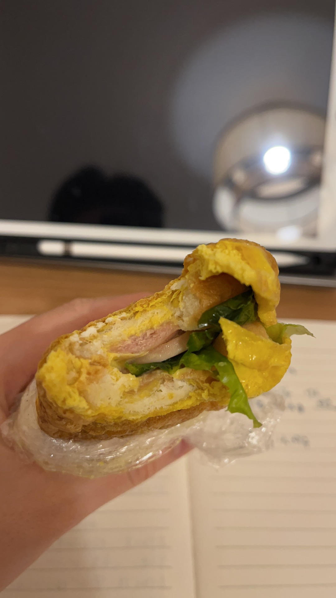3分钟搞定，最近超火的吐司鸡蛋新吃法！