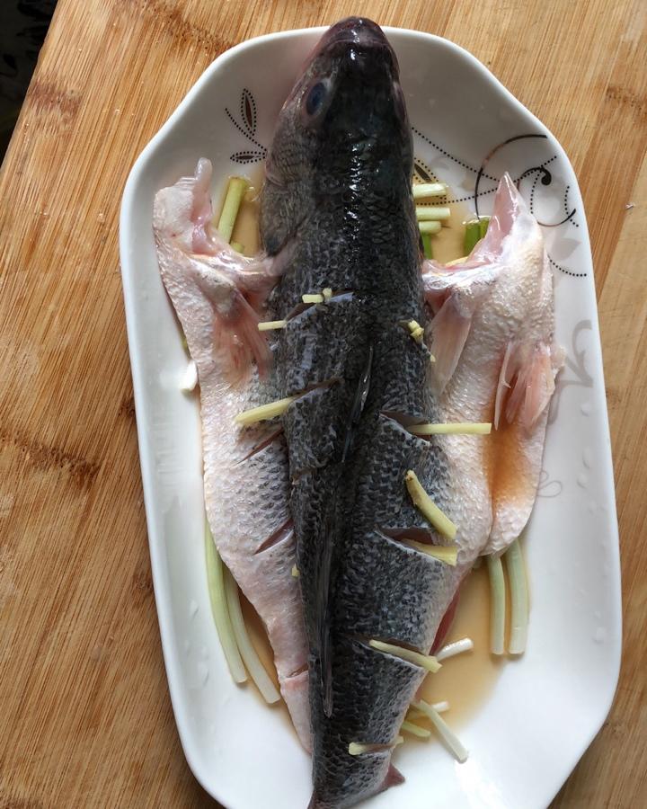清蒸鲈鱼