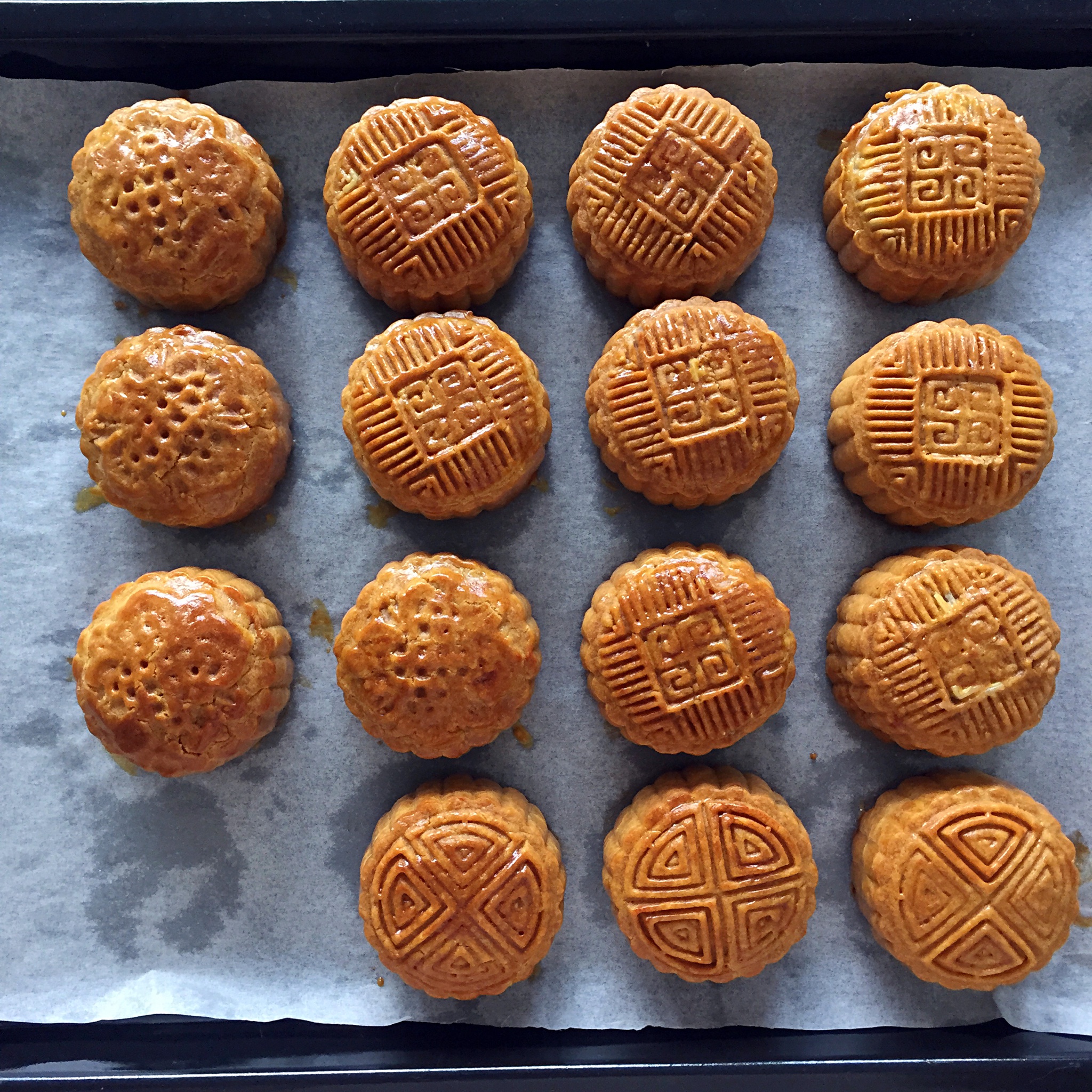 广式月饼——蛋黄莲蓉月饼