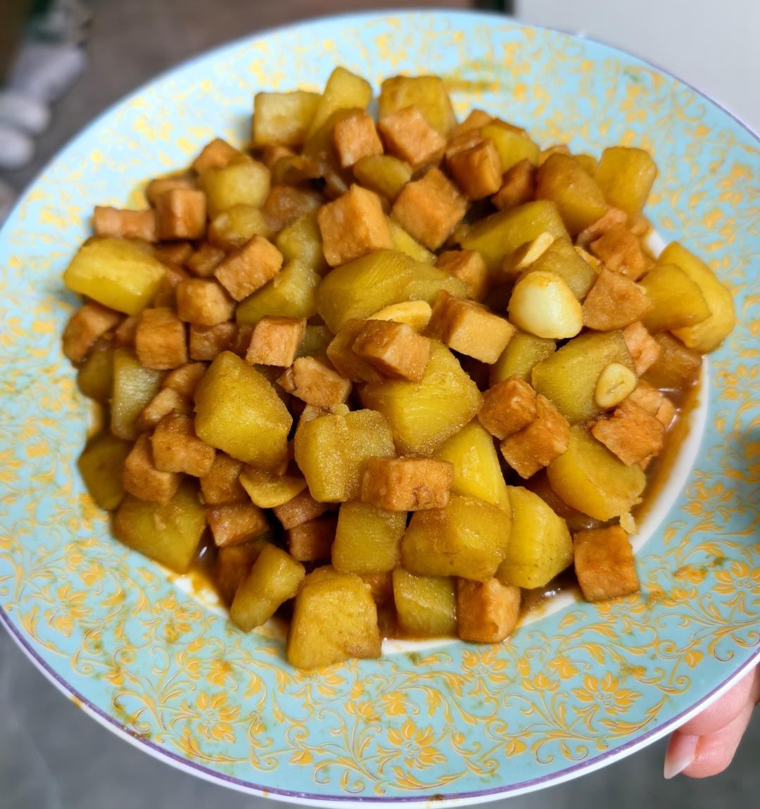 简单快手菜土豆炒午餐肉