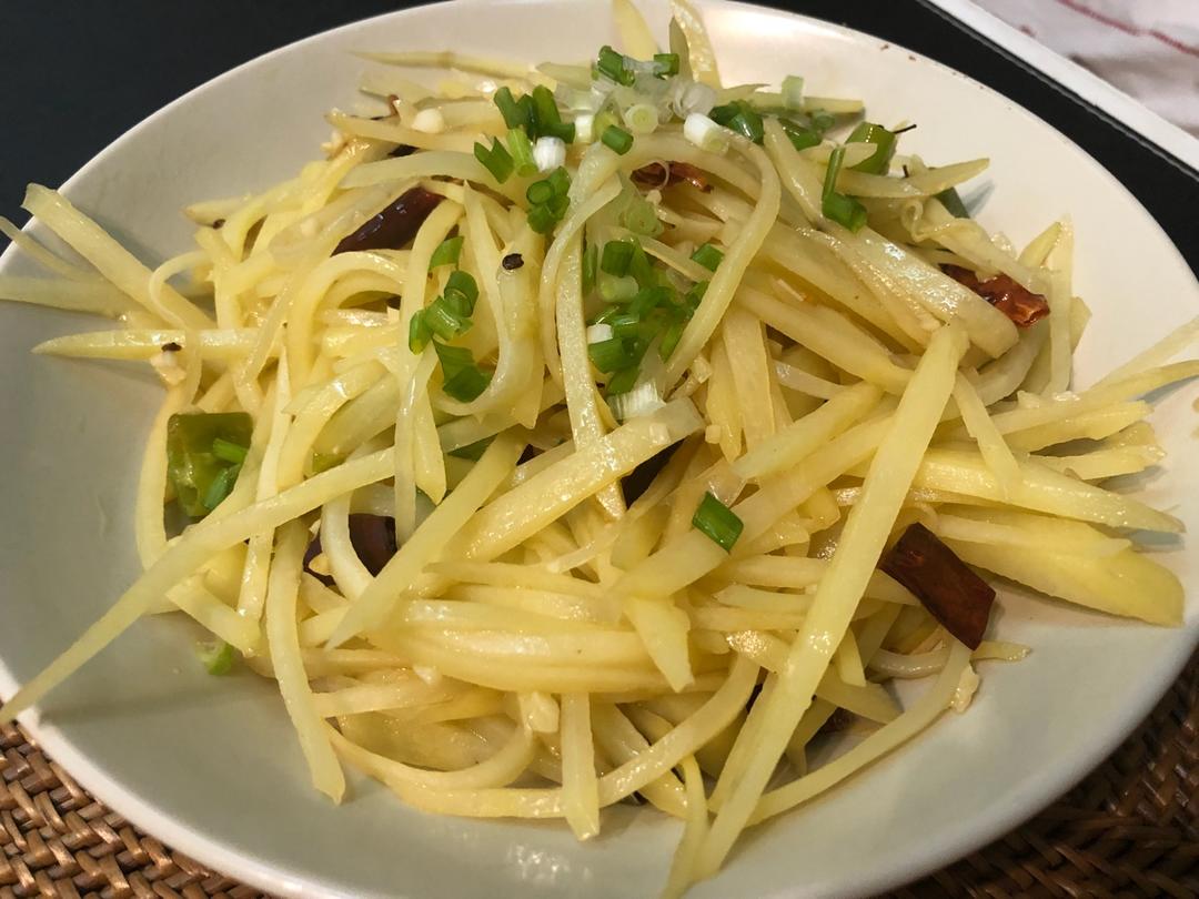 酸辣土豆丝-不用再愁不辣不酸了