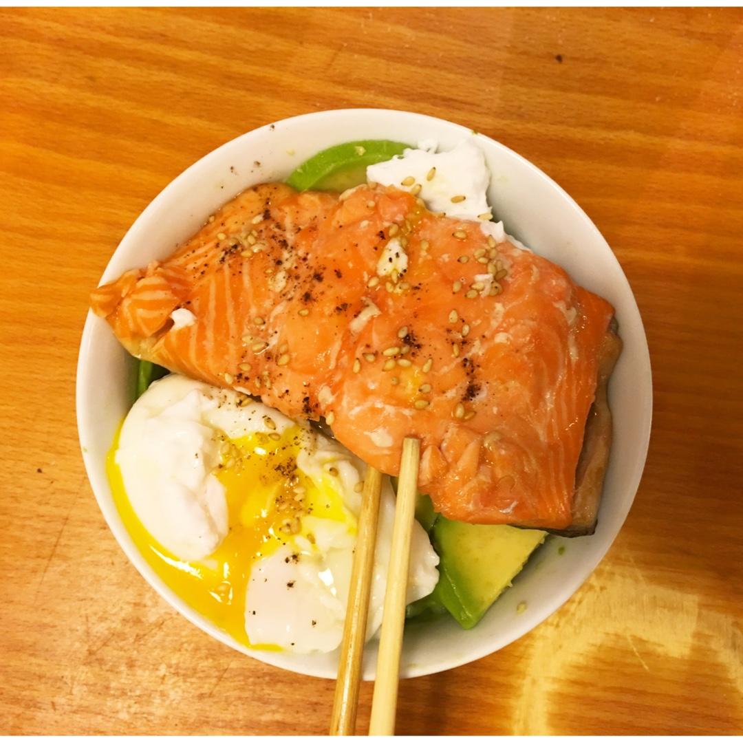 三文鱼牛油果拌饭
