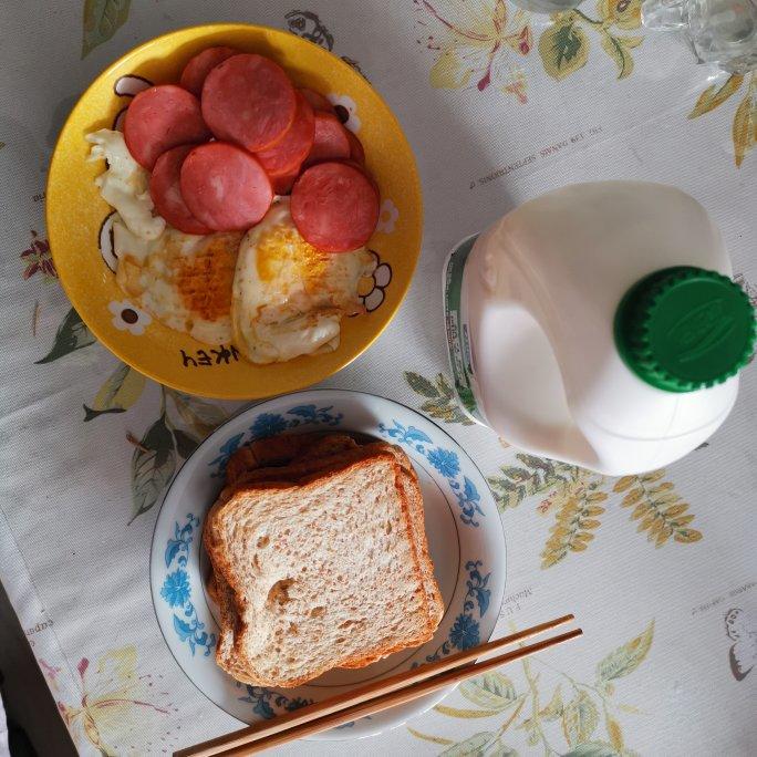 快速早餐吐司片煎蛋