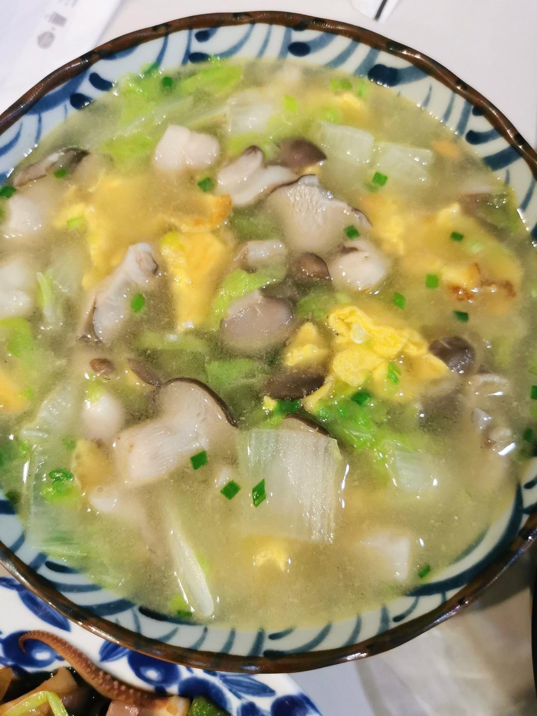 鸡蛋平菇白菜汤