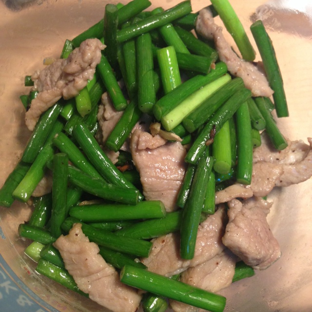 蒜苗炒肉丝