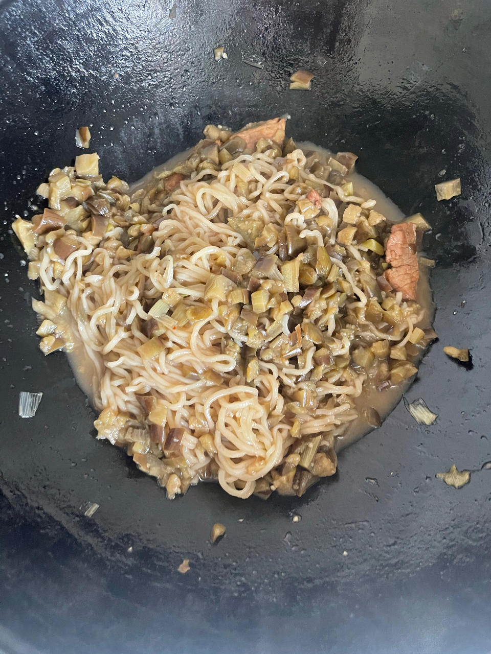 排骨茄子焖面【8月北鼎珐琅铸铁锅食谱】