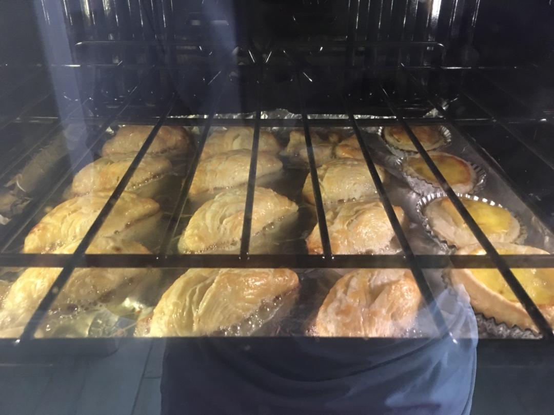 爆好吃的榴莲酥-自制酥皮|层层开酥|奶香十足