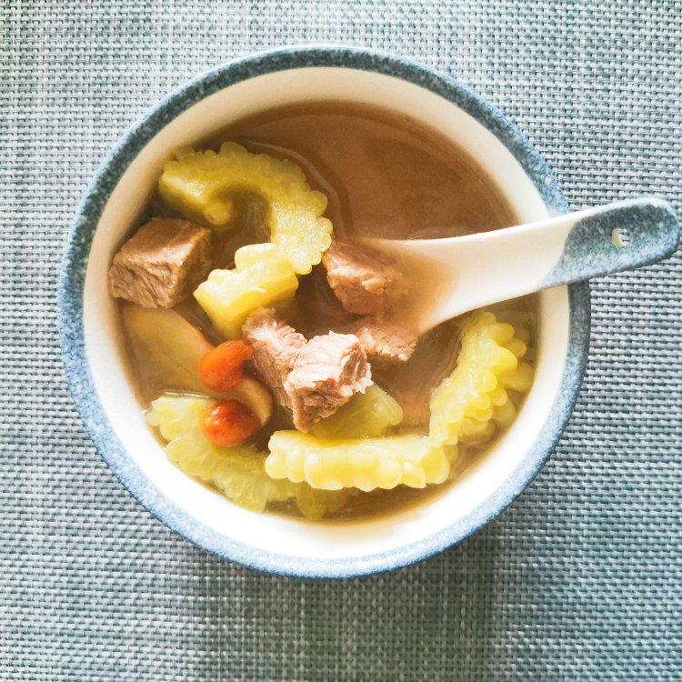 黄豆苦瓜排骨汤