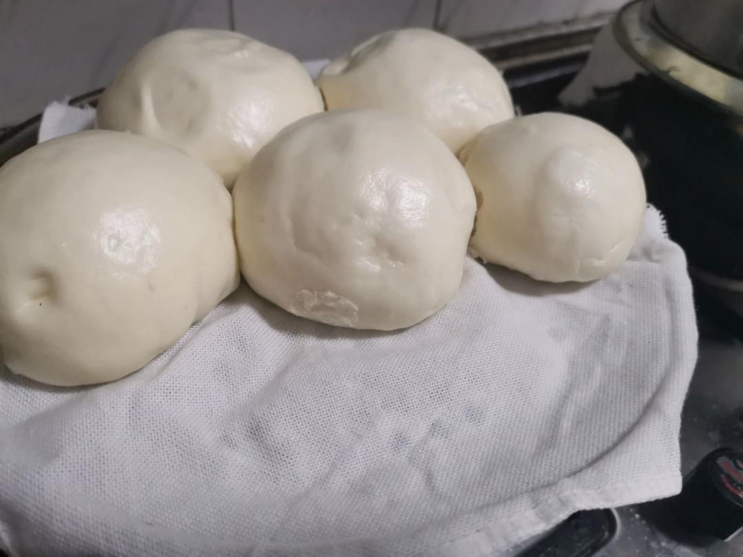 手工牛奶馒头（附详细的揉面发酵视频）