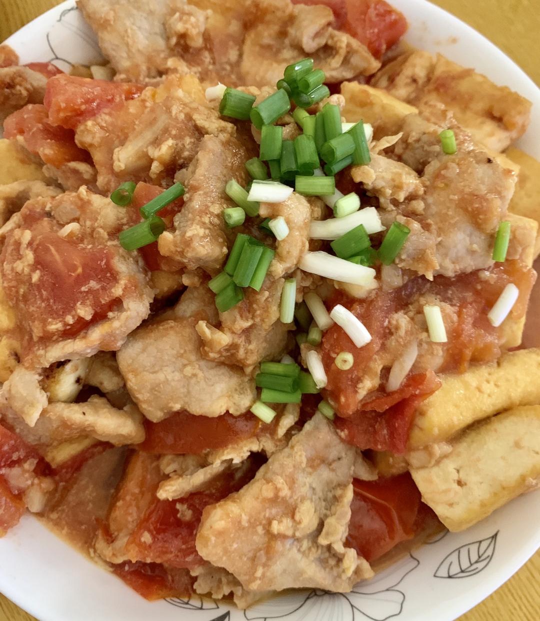 西红柿煎豆腐炒肉片