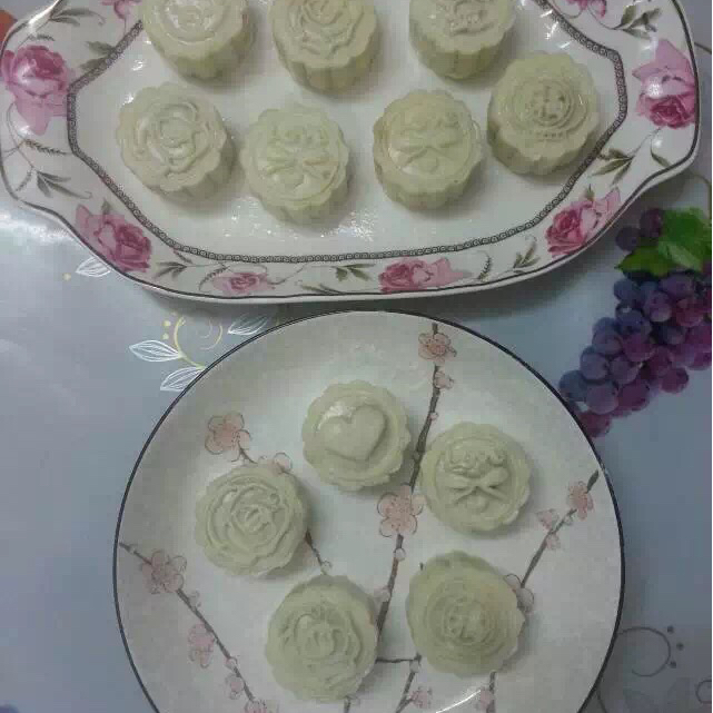 椰香芝士奶黄冰皮月饼